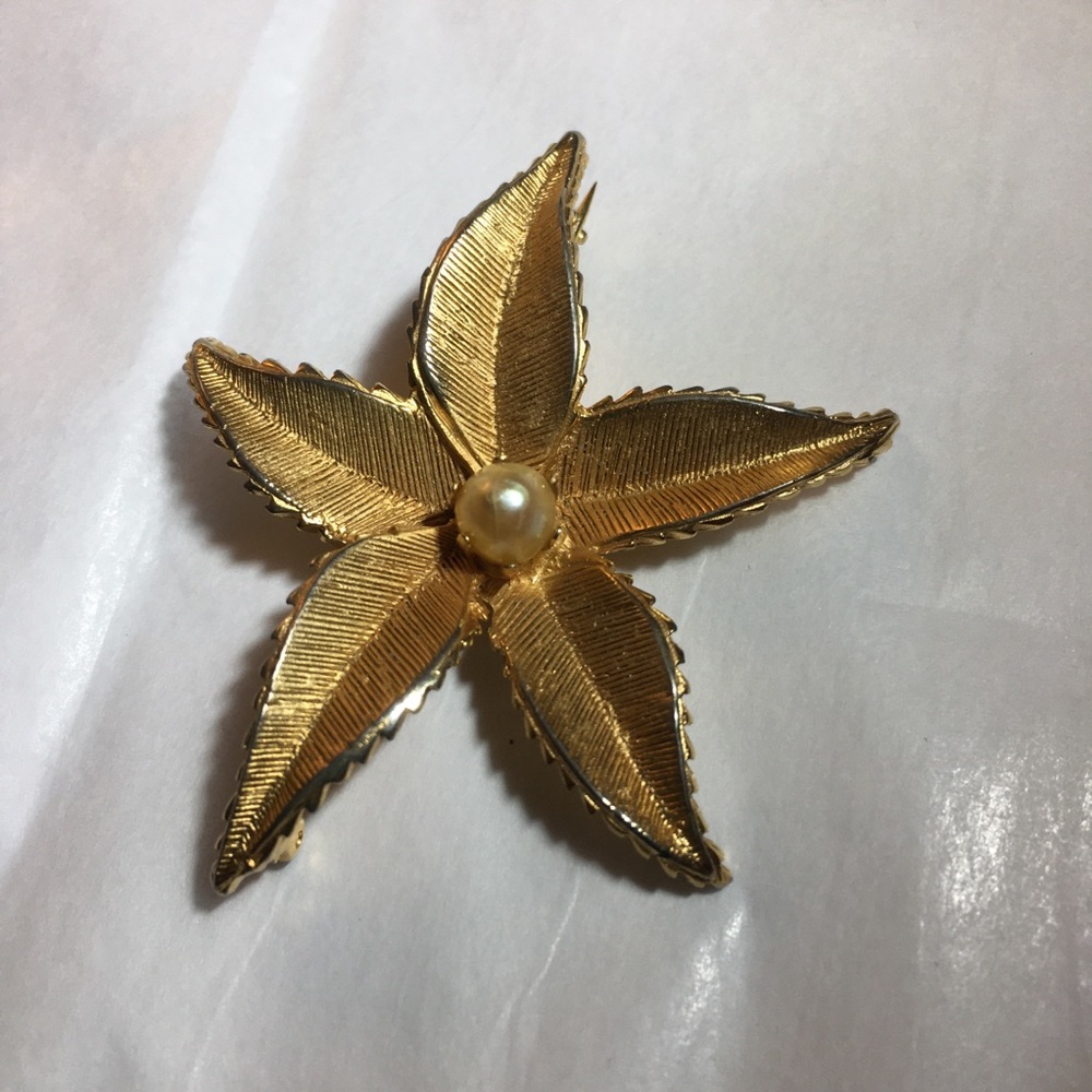 Vintage Kramer Pearl Brooch(SW)